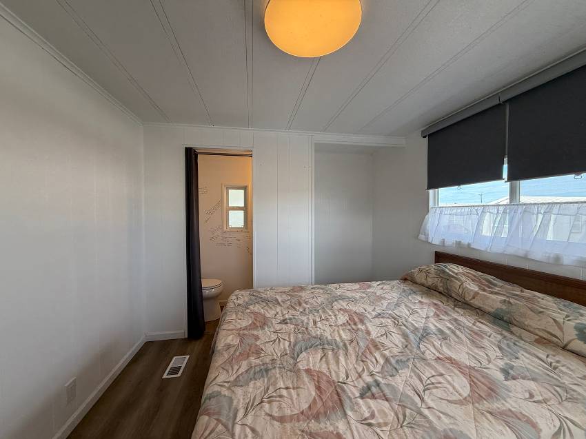 17 Larkspur Ave a Palmetto, FL Mobile or Manufactured Home for Sale